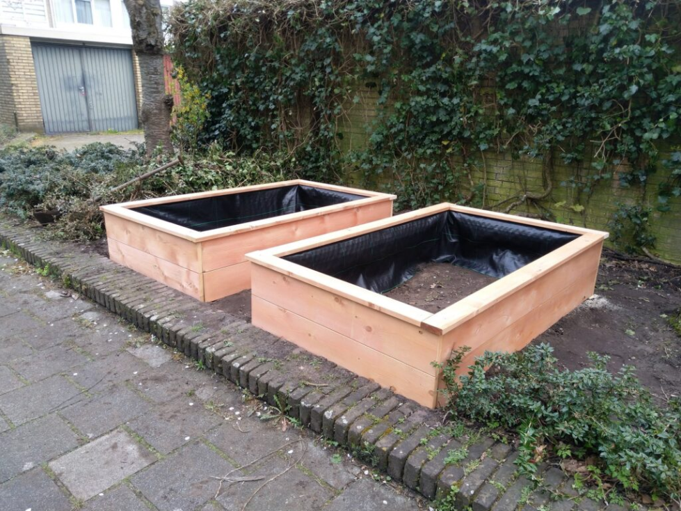 Nog lege moestuinbakken 