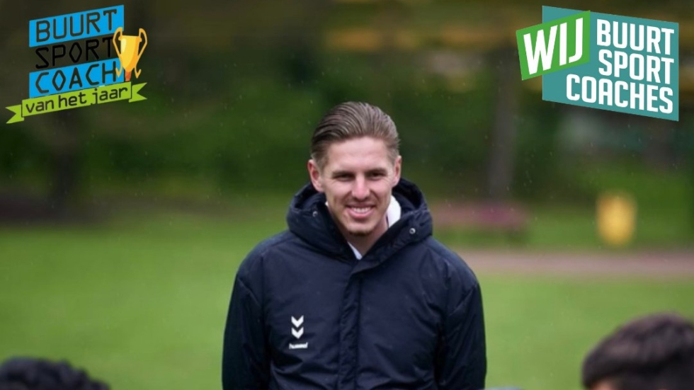 Een foto van Jordy met twee logo's van Buurtsportcoach van het jaar en Wij Buurtsportcoaches