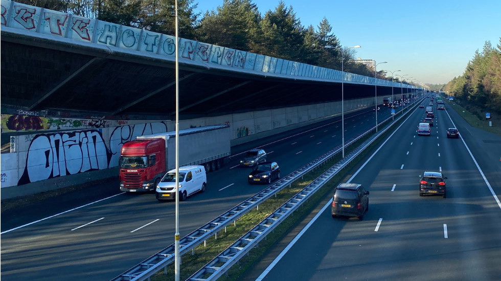 De geluidswal langs de A28